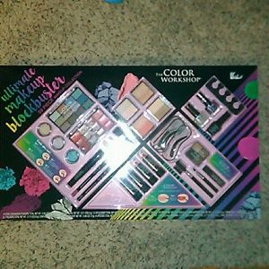 59 Pc The Color Workshop Ultimate Makeup